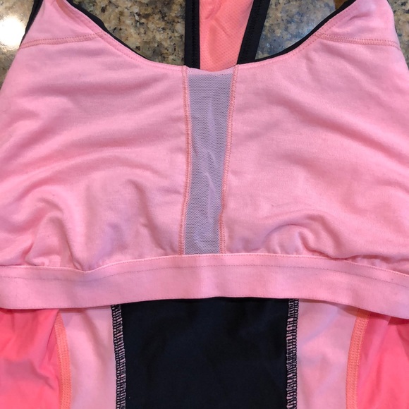 Lululemon cardio kick tank size 4 - Picture 5 of 7